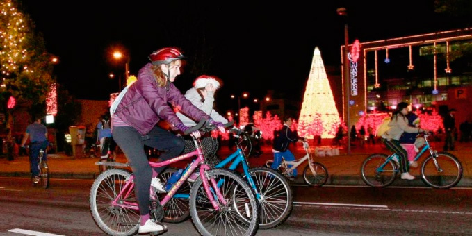 Ciclovía nocturna