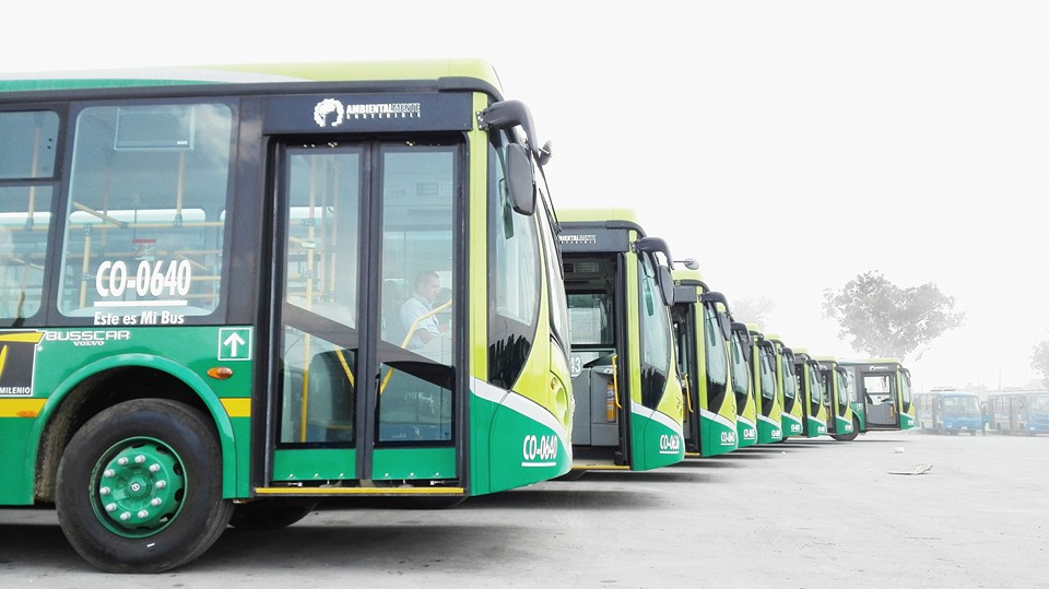 Nuevos buses híbridos para el servicio de alimentación del Portal 80